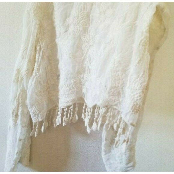 NWT Chelsea & Violet Lace Top w/ Fringe - Picture 3 of 6